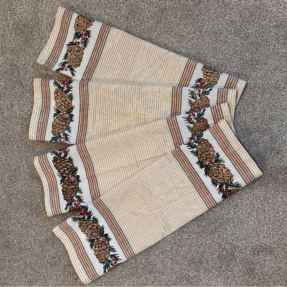 Set of 4 Holiday Reversible Placemats Vintage 1997 Gold Stripe Pinecones NWT